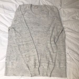 Men’s crew neck gray sweater